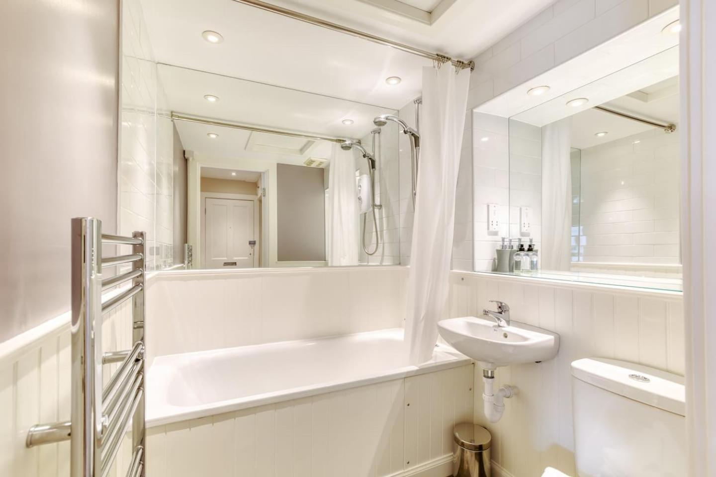 West Port - 2Br In The Heart Of The Old Town Just Off The Grassmarket 爱丁堡 外观 照片