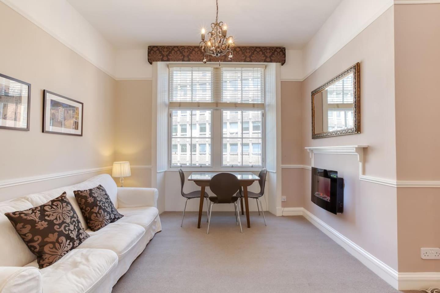 West Port - 2Br In The Heart Of The Old Town Just Off The Grassmarket 爱丁堡 外观 照片
