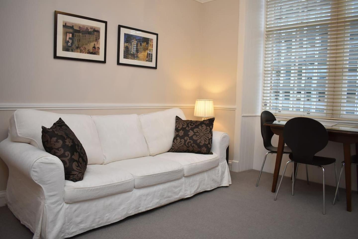 West Port - 2Br In The Heart Of The Old Town Just Off The Grassmarket 爱丁堡 外观 照片