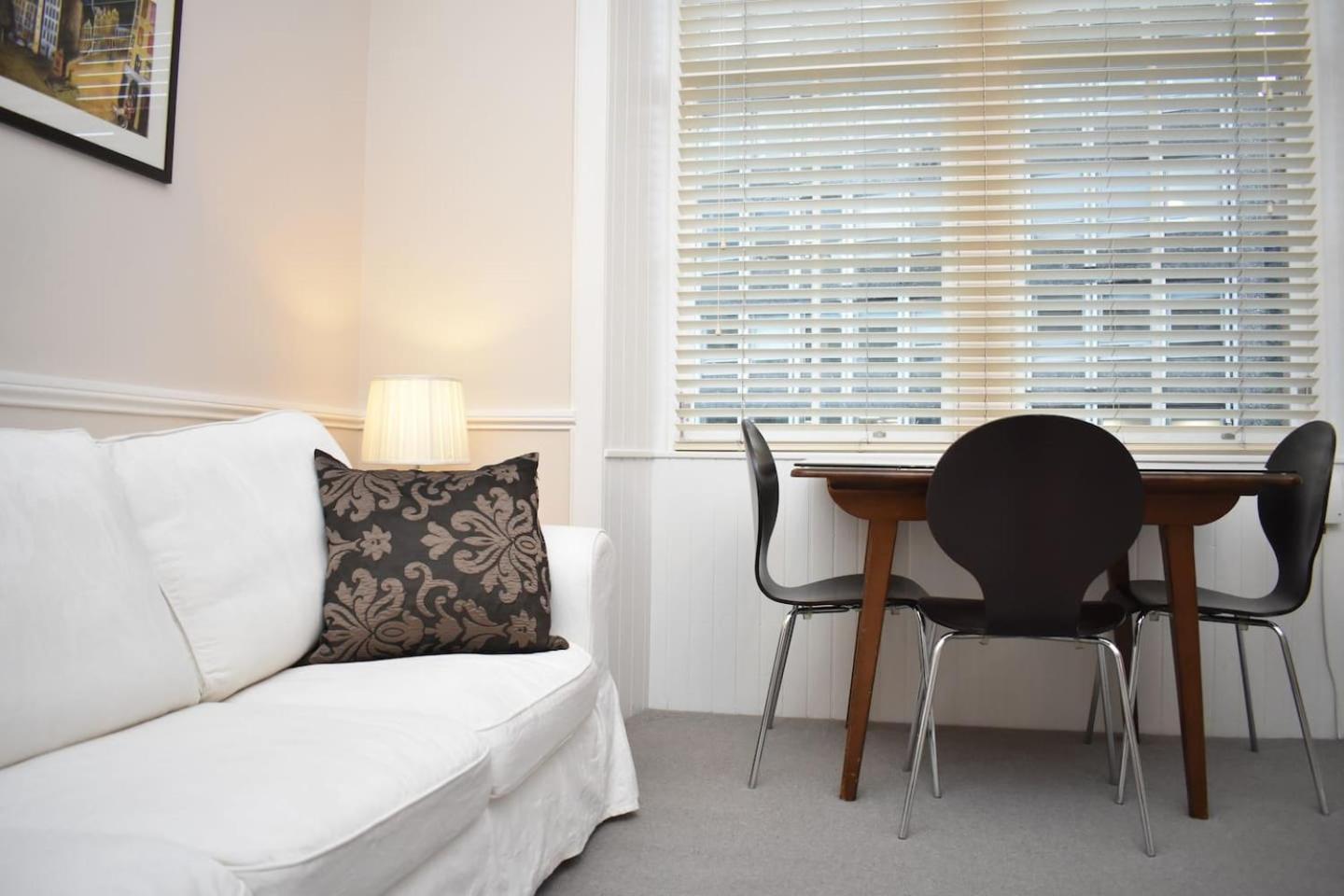 West Port - 2Br In The Heart Of The Old Town Just Off The Grassmarket 爱丁堡 外观 照片