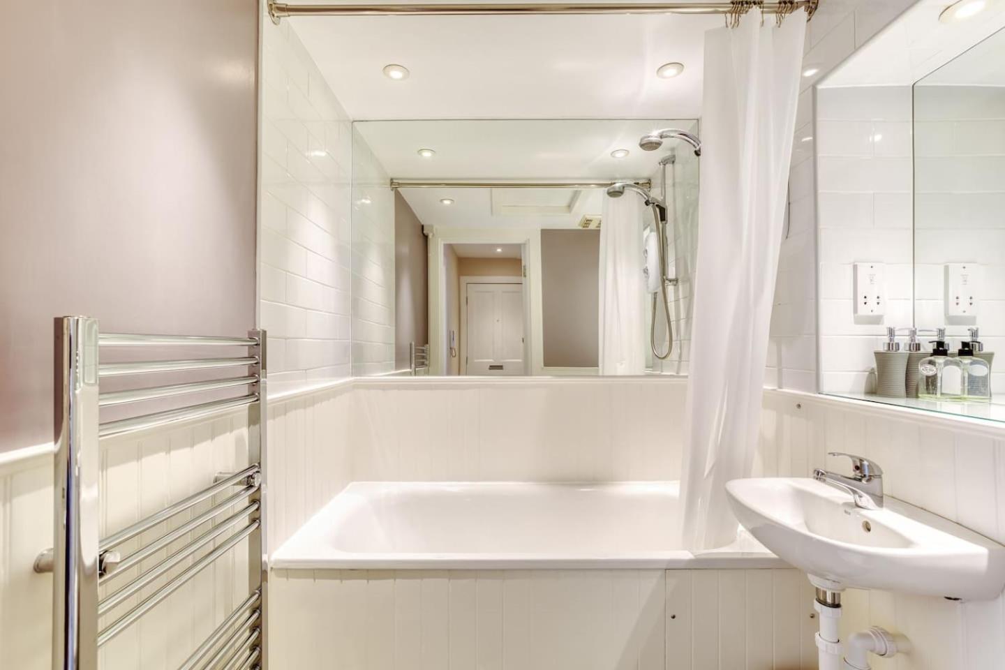 West Port - 2Br In The Heart Of The Old Town Just Off The Grassmarket 爱丁堡 外观 照片